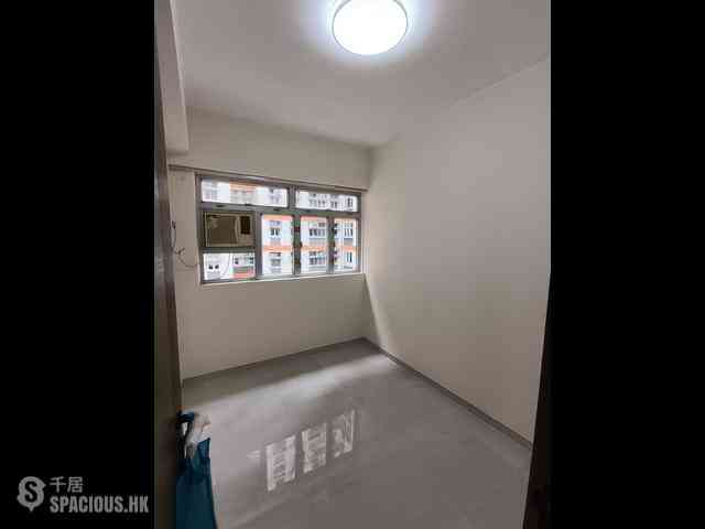 Wan Chai - Nam Hoy Building 04