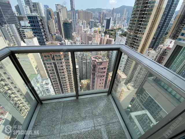 Wan Chai - The Avenue Phase 2 06