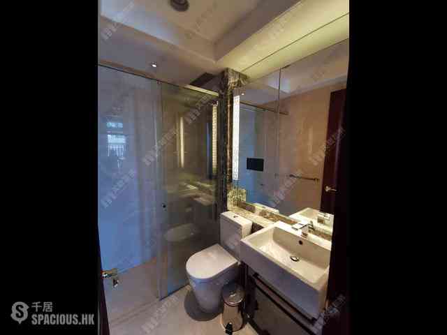 Wan Chai - The Avenue Phase 2 08