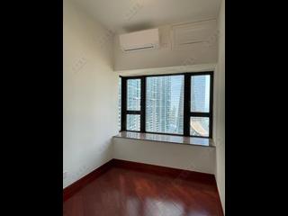West Kowloon - The Arch Star Tower (Block 2) 05