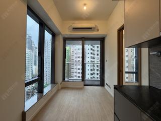 Sai Ying Pun - Des Voeux W Residence 03