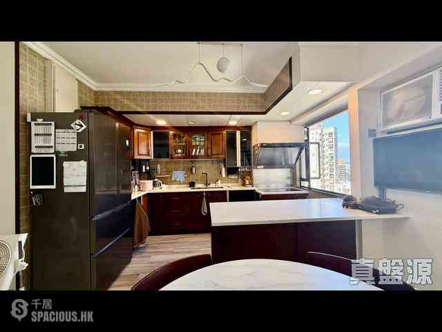 Mid Levels Central - Robinson Heights Block 2 03