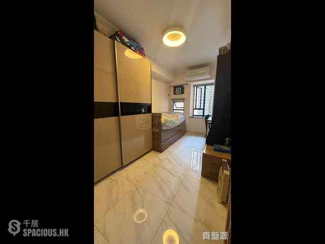 Mid Levels Central - Robinson Heights Block 2 07