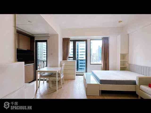 Wan Chai - L' Wanchai 01