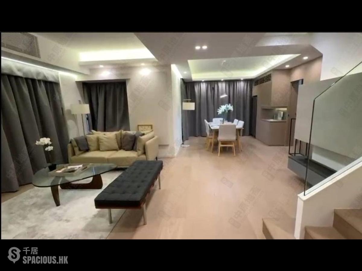 Mid Levels Central - Elegant Terrace 01
