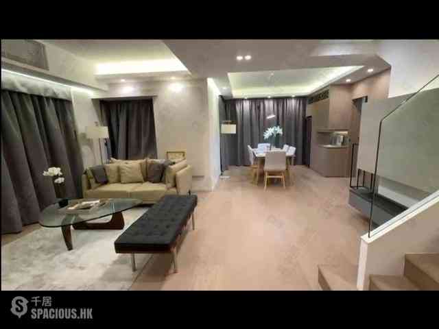 Mid Levels Central - Elegant Terrace 01