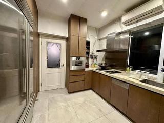 Mid Levels Central - Pearl Gardens Block EF 05
