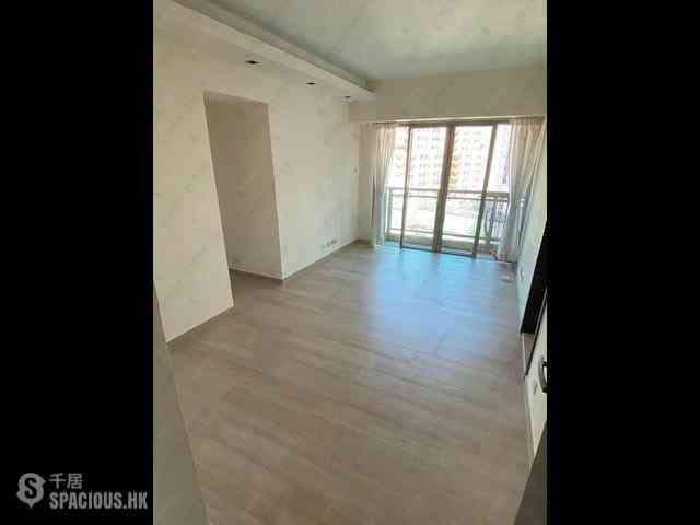 Sai Ying Pun - Centre Place 01