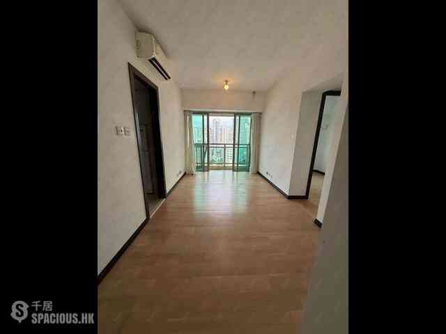 Sai Ying Pun - Centre Place 01