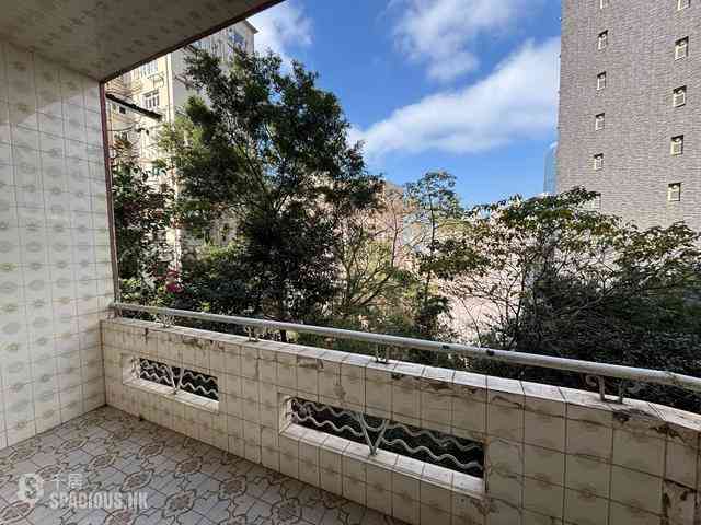 Mid Levels Central - Best View Court 03