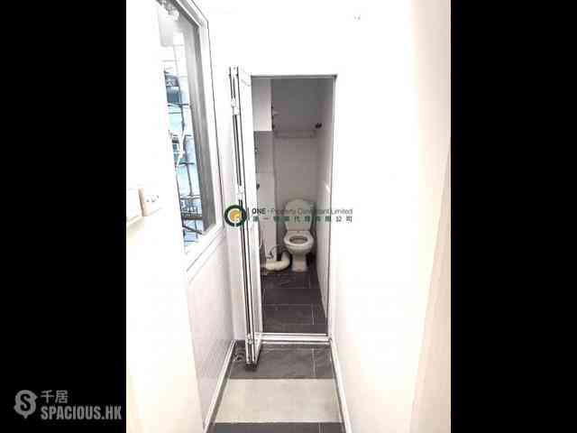 Sai Ying Pun - 224-226, Des Voeux Road West 04