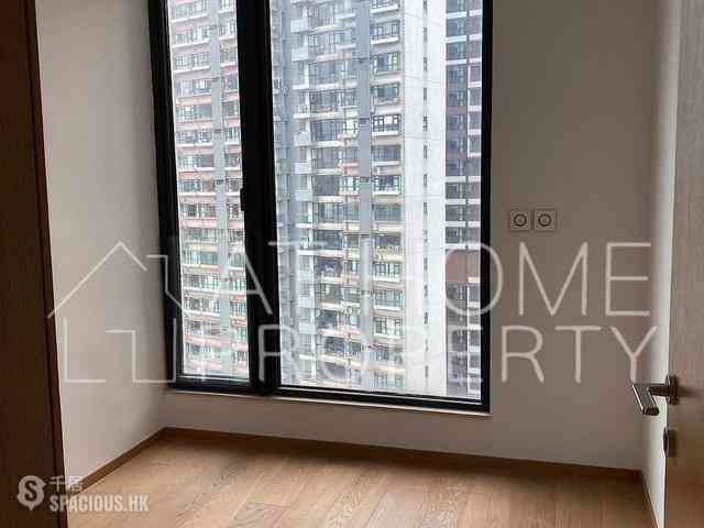 Mid Levels Central - Gramercy 07