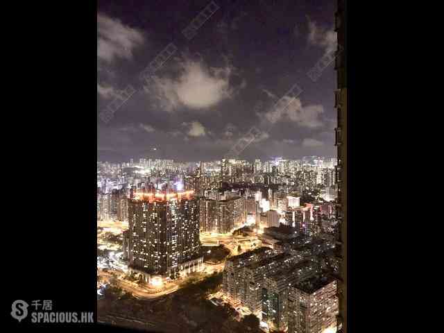西九龍 - 擎天半島1期3座 01