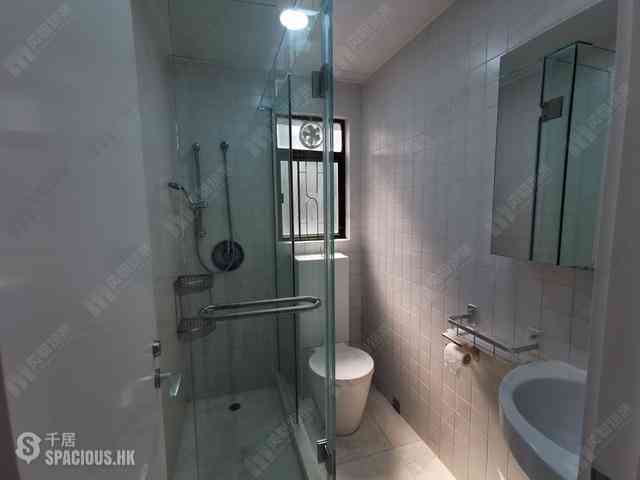 Mid Levels East - Bowen Place 03