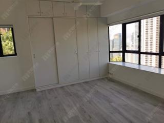 Mid Levels East - Bowen Place 08