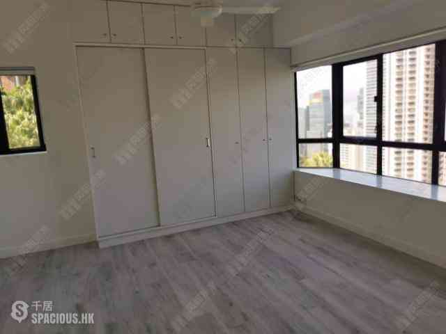 Mid Levels East - Bowen Place 08