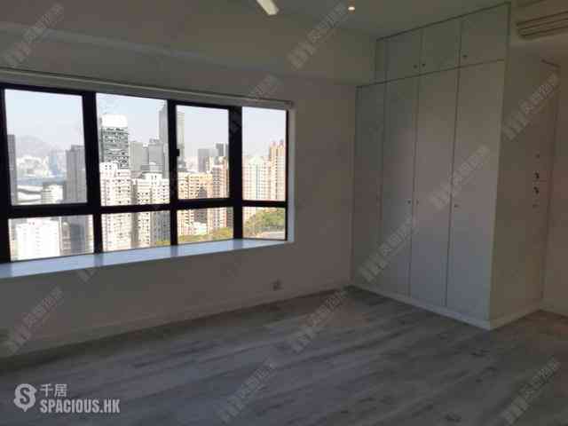 Mid Levels East - Bowen Place 11