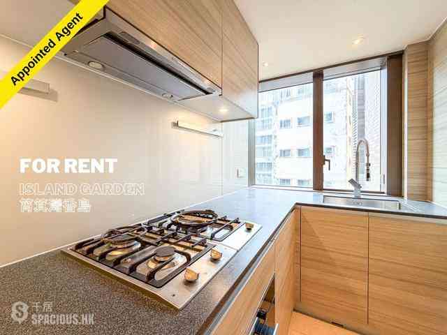 Shau Kei Wan - Island Garden Block 1 06