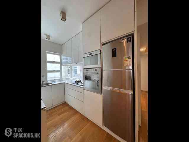 Leighton Hill - Starlight House 02