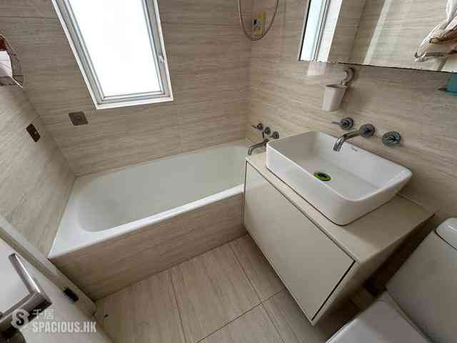 Leighton Hill - Starlight House 05