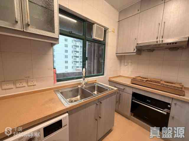 Mid Levels Central - Hillsborough Court Block 1 02