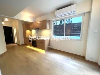Central - 1-3, Shin Hing Street 03