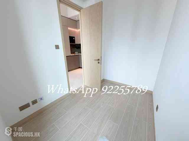 Sai Ying Pun - Upper Manor 05