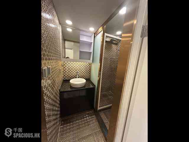 Mid Levels Central - Kam Fai Mansion 06