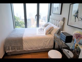 Mid Levels West - University Heights 10