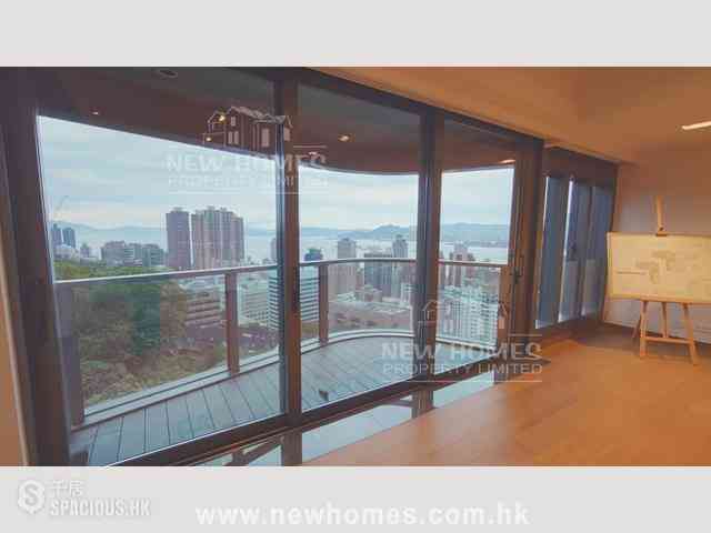 Mid Levels West - University Heights 01