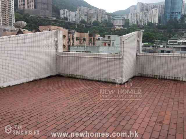 Happy Valley - Vivian's Court 02