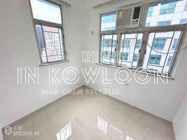 Mong Kok - Sun Kong House 03