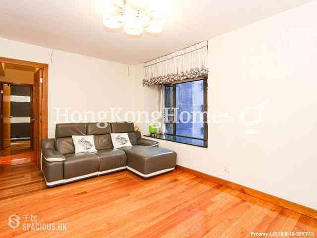 Central - Hollywood Terrace 01