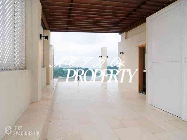 Chung Hom Kok - Pinewaver Villas 11