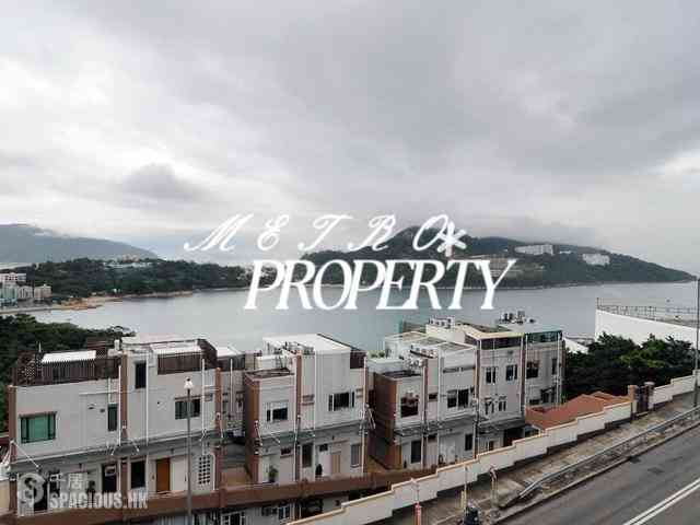 Chung Hom Kok - Pinewaver Villas 12