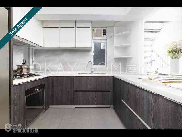 Wan Chai - Hennessy Building 08