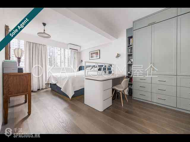 Wan Chai - Hennessy Building 09