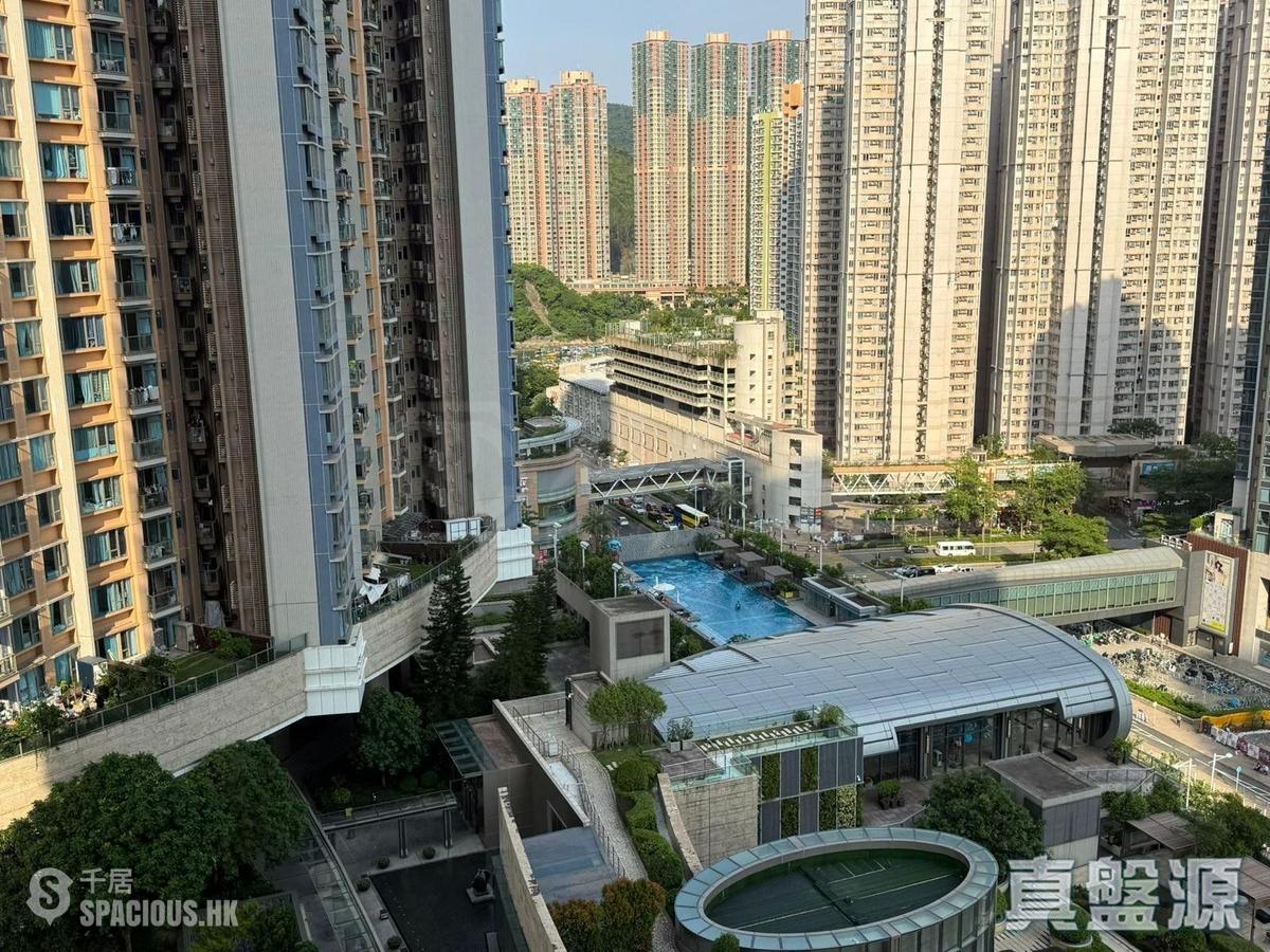 Tseung Kwan O - The Wings 01