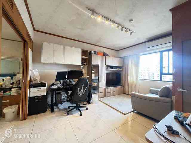 Mid Levels Central - Pearl Gardens Block AB 02
