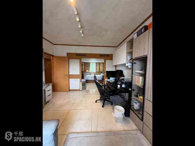 Mid Levels Central - Pearl Gardens Block AB 05