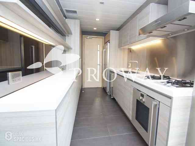 Happy Valley - Broadwood Twelve 01