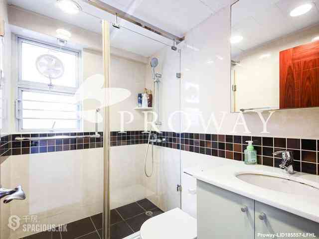 Ap Lei Chau - South Horizons Phase 2 Yee Ngar Court (Block 9) 06