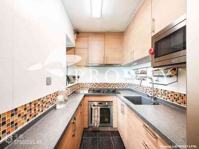 Ap Lei Chau - South Horizons Phase 2 Yee Ngar Court (Block 9) 09