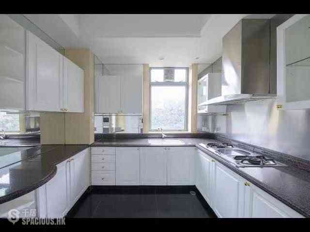 Mid Levels East - Bowen Place 04