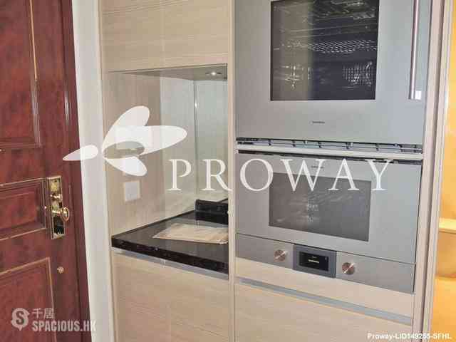 Wan Chai - The Avenue 10