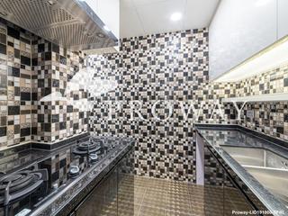 Mid Levels Central - Kam Fai Mansion 07