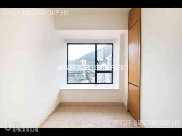 Happy Valley - The Aster (Resiglow) 07