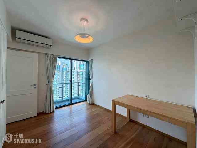Tai Kok Tsui - The Long Beach 02