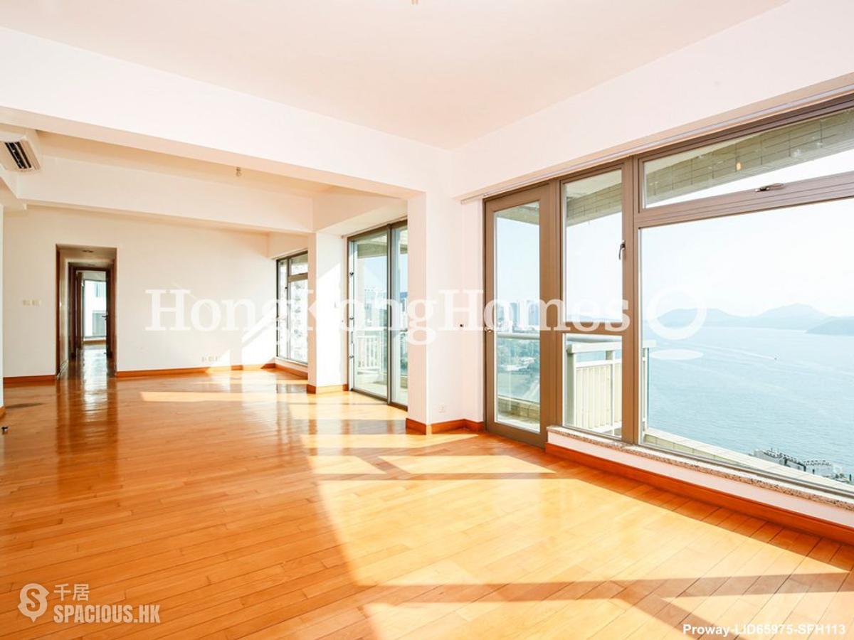 Pok Fu Lam - Villas Sorrento 01