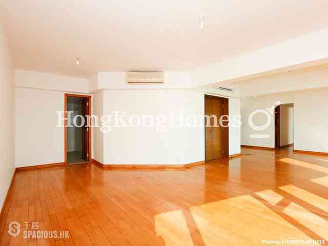Pok Fu Lam - Villas Sorrento 04